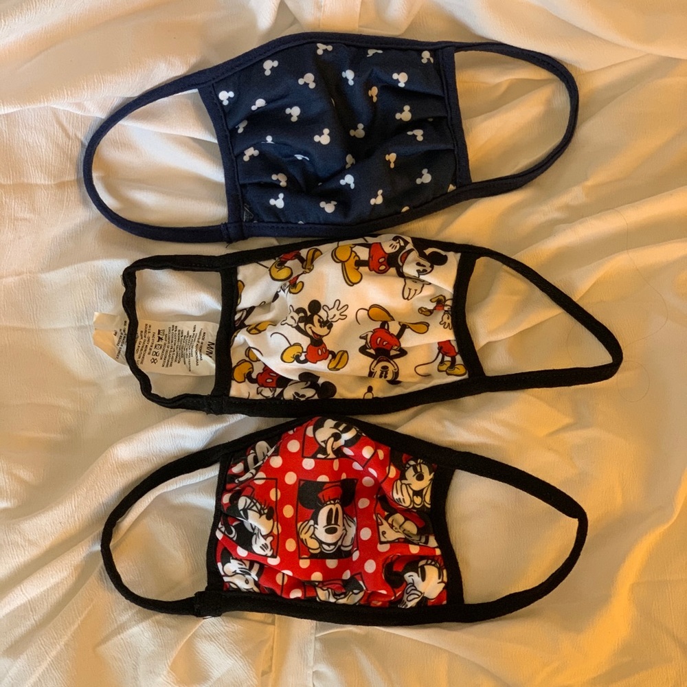 SET OF 3 DISNEY FACE MASKS